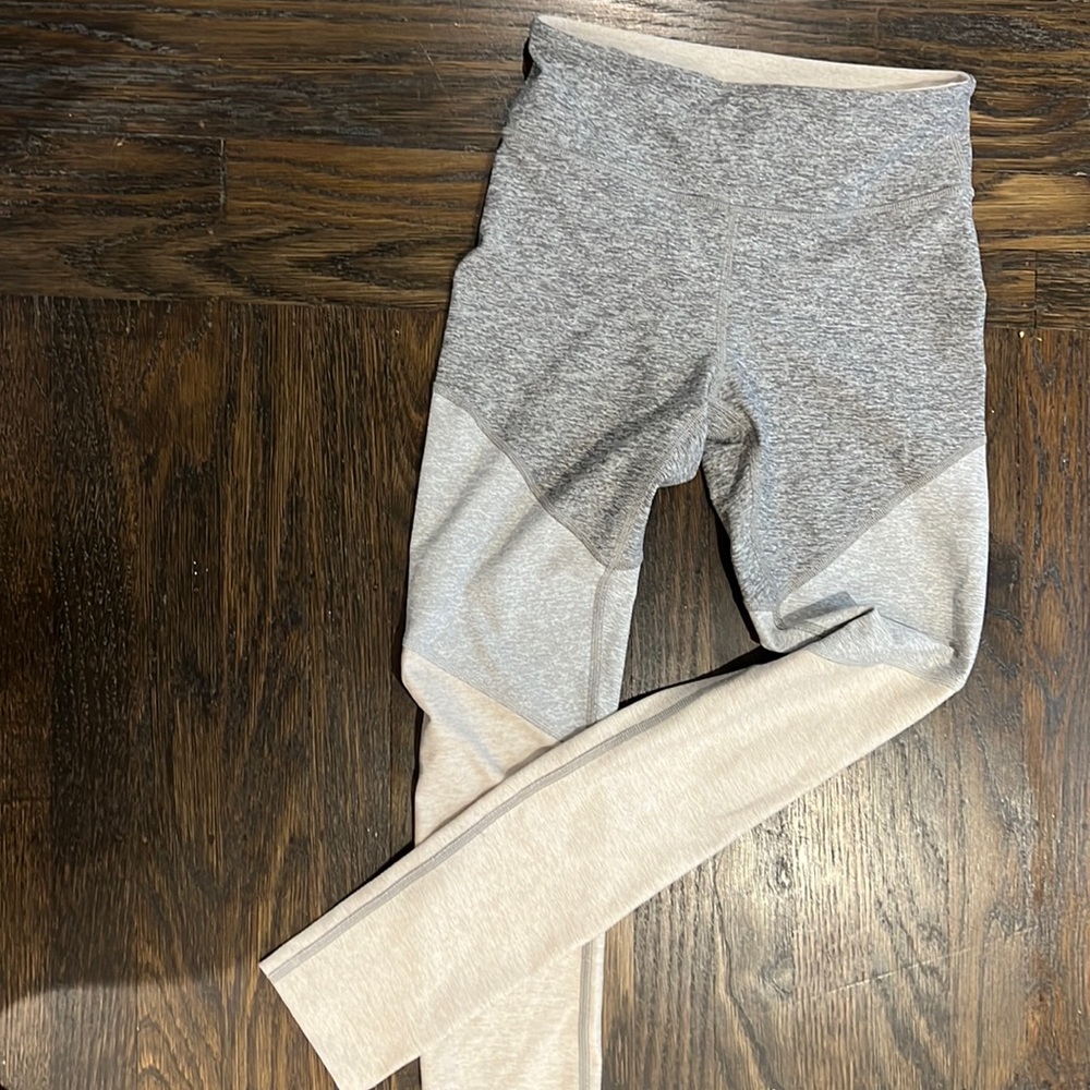 Outdoor voices 7/8 color block leggings